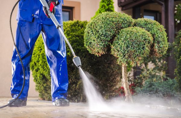 Driveway Cleaning in Elgin