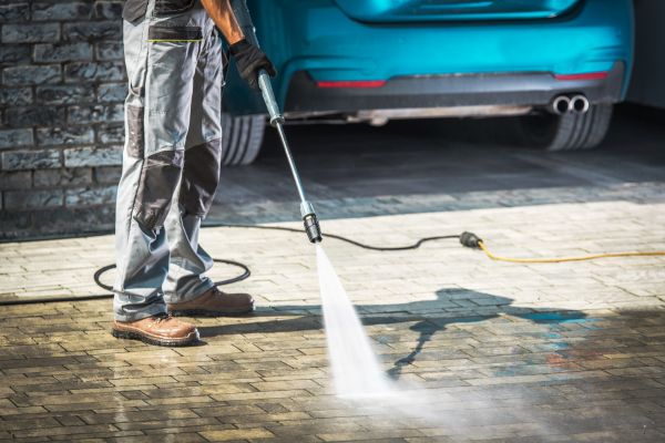 Cost of Driveway Pressure Washing in Elgin