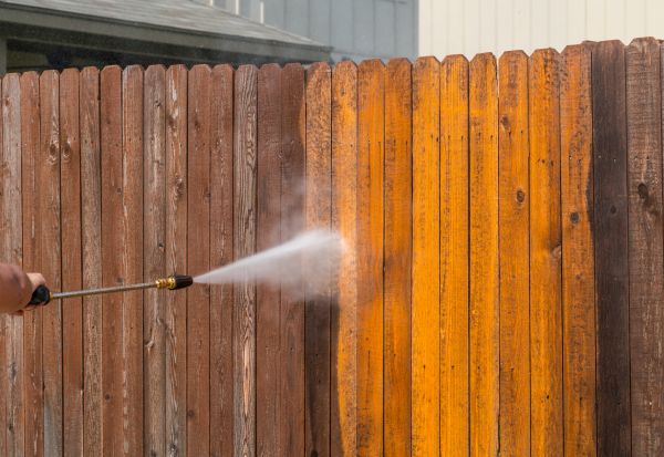 Fence Power Washing in Elgin