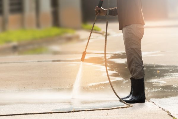 Residential Concrete Cleaning in Elgin