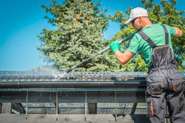 Cost of Gutter Power Washing in Elgin
