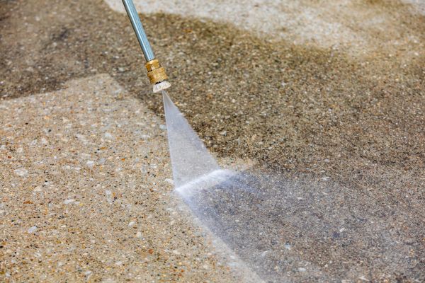 Cost of Driveway Pressure Cleaning in Elgin