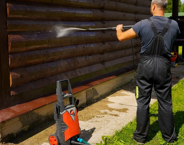 Cost of Log Home Pressure Washing in Elgin