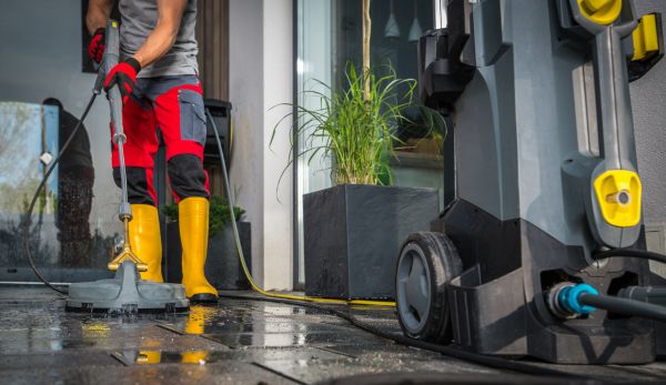 Cost of Commercial Pressure Cleaning in Elgin
